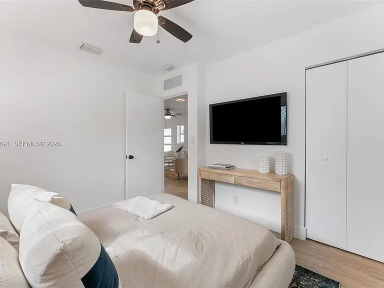 6161 NE 7th Ave — Photo 14