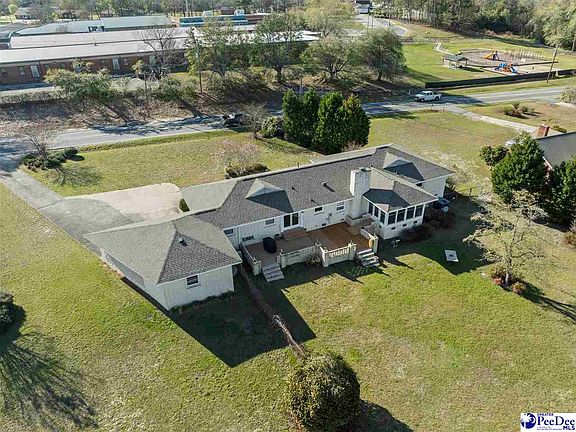 3rd image of 1111 Ruby Rd