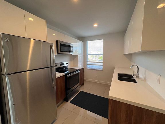 4th image of 924 Marseille Dr Unit 22-924-22