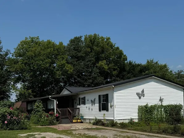 24510 Oak Grove Ln, Sedalia, MO 65301