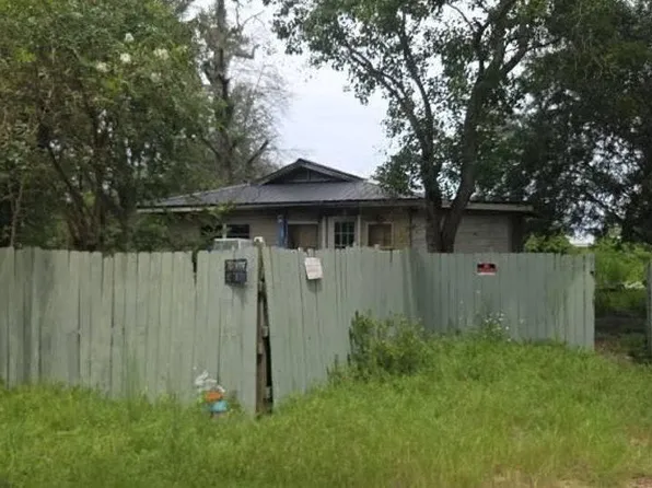 12343 3rd St, Fountain, FL 32438