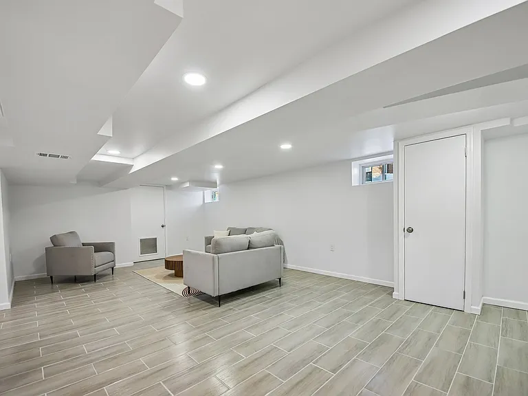 20 Edgar St — Photo 28