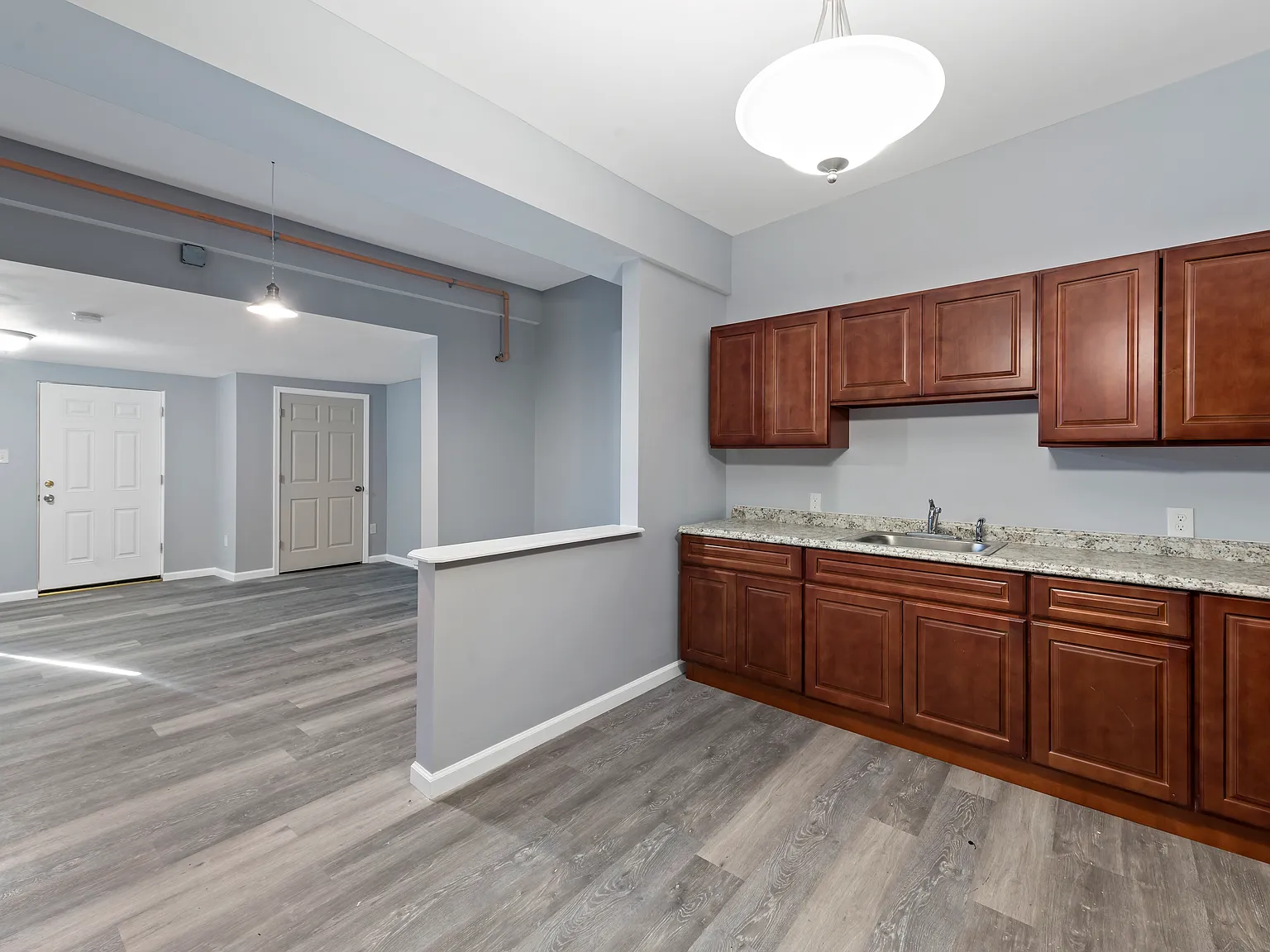 1112 Butler St — Photo 2