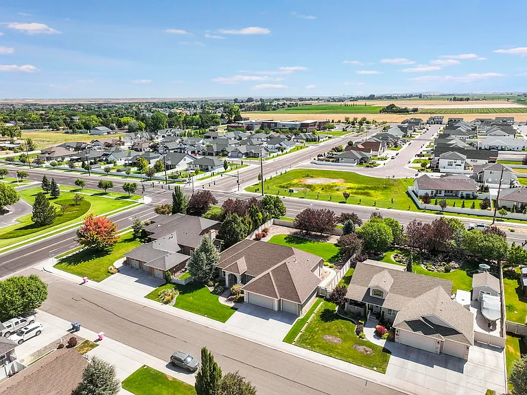 670 Sun Terrace Dr — Photo 15