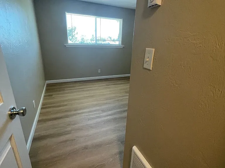 Heatherstone Apartments — Photo 27