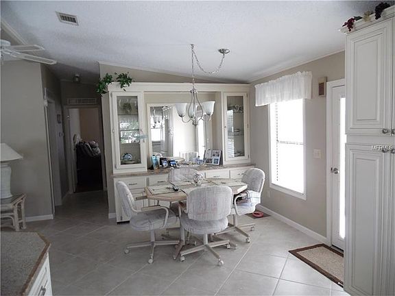 5th image of 394 Harbor Isles Dr