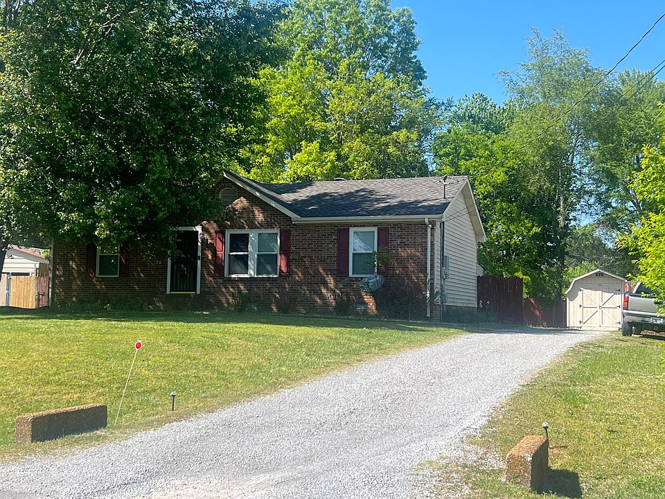 1st image of 213 Oakdale Dr