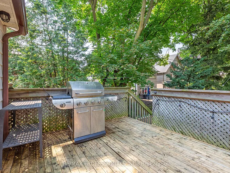 4 Runnymede Rd — Photo 48