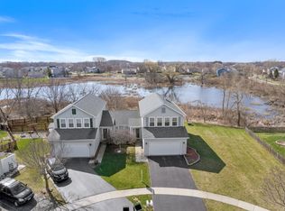 28703 Sawmill Ln, Lakemoor, IL 60051