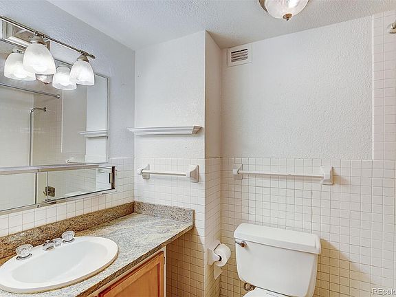 5th image of 1020 15th St APT 9J