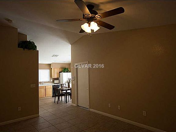 3rd image of 1005 Chestnut Bay Ave