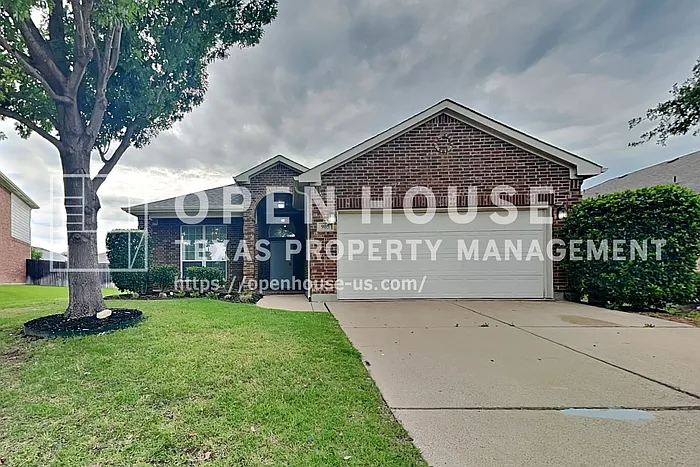 905 Hunter Ln — Photo 1