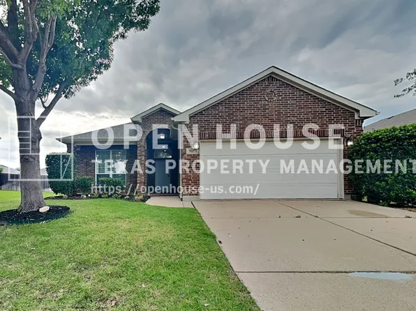 905 Hunter Ln, Burleson, TX 76028