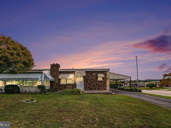 1301 Hillcrest Rd, Conshohocken, PA 19428