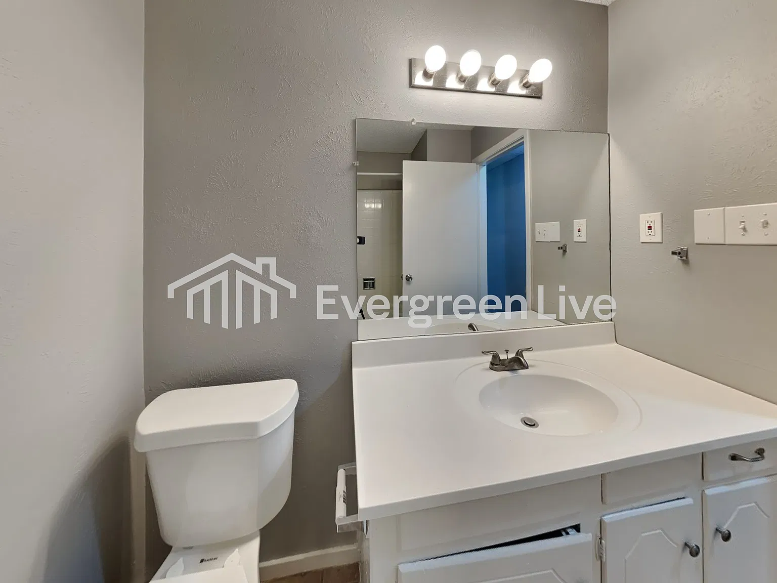 3 bed, 2.0 bath, 1192 sqft, $1,795 — Photo 4