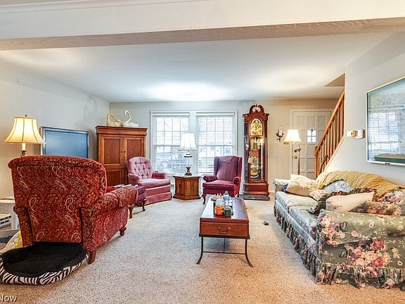 4th image of 950 Rexdale Dr