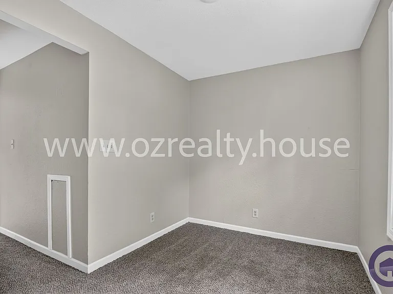 2034 Berkshire Pl — Photo 16
