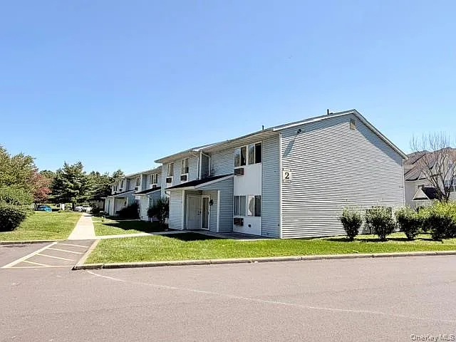 2 bed, 1.0 bath, 994 sqft, $2,000 — Photo 1
