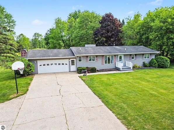 305 W Remus Rd, Mount Pleasant, MI 48858