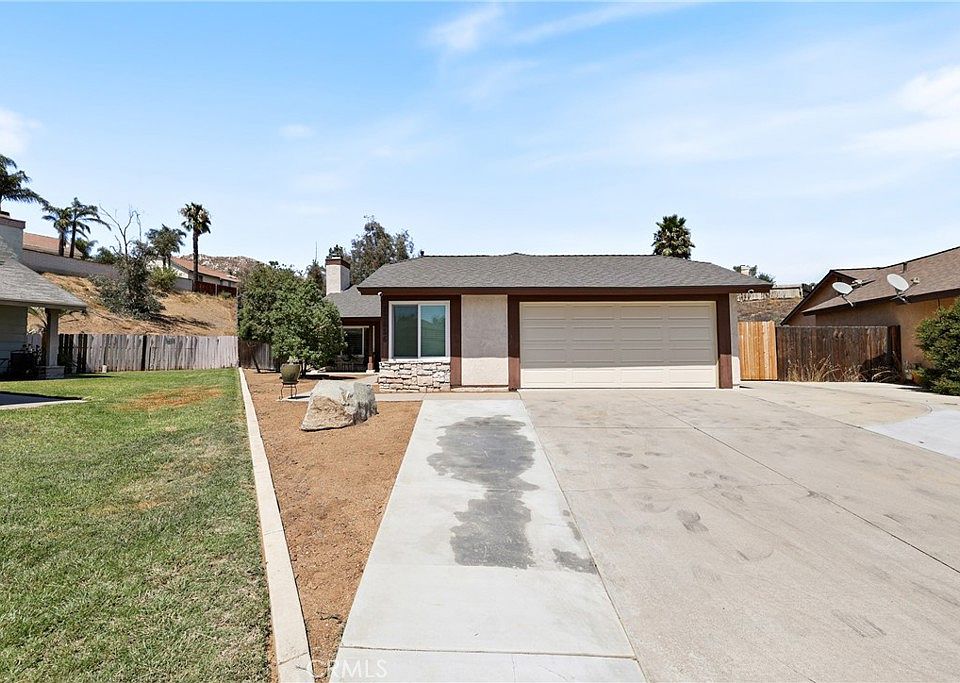 1st image of 22656 Ashford Cir