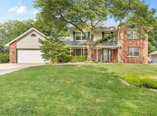 6 Cypress Point Dr, Collinsville, IL
