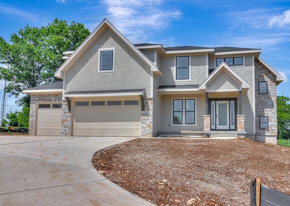 1st image of 2609 NE Amanda Ln