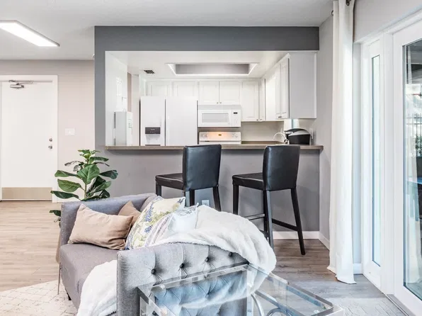 Townsgate Apartments