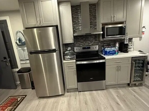 10132 Lake Summit Dr, Moreno Valley, CA 92557