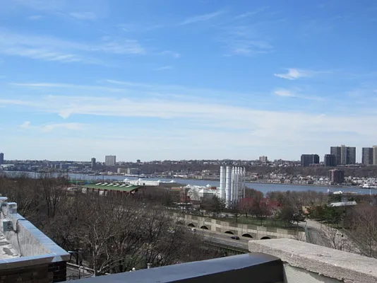 Rented by Bohemia Realty Group | media 19