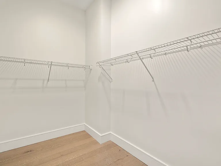 301 Border St #402 — Photo 15