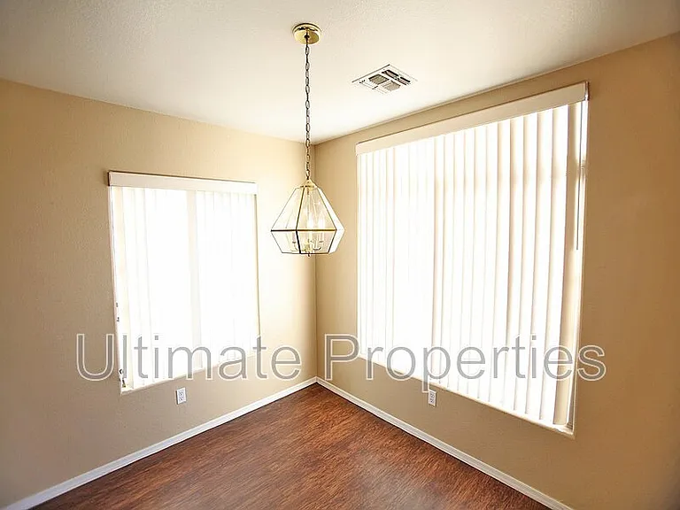 8570 W Rue De Lamour — Photo 9