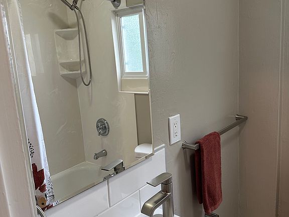 4th image of 1234 Martin Ave #1