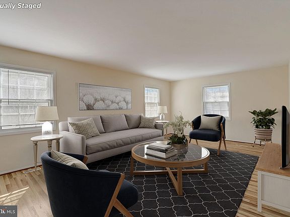 2nd image of 4406 Manor Hall Ln