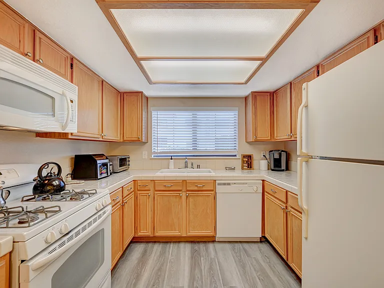 101 Luna Way — Photo 6