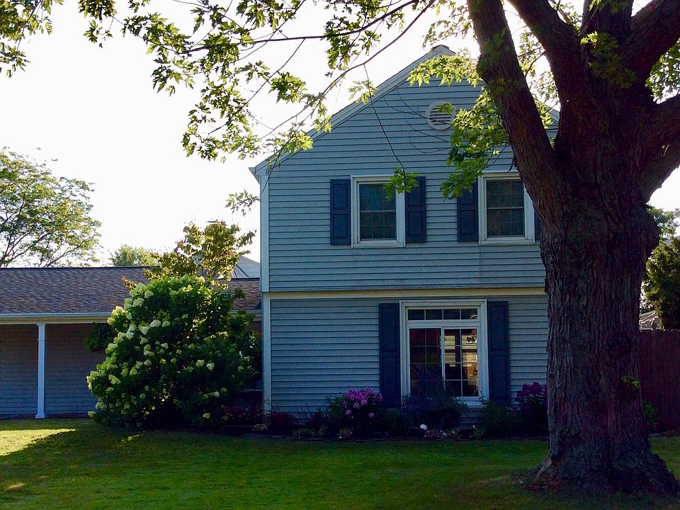 1st image of 33 Brockett Dr