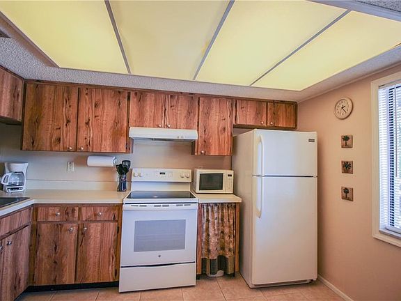 3rd image of 118 Martha Ln #118