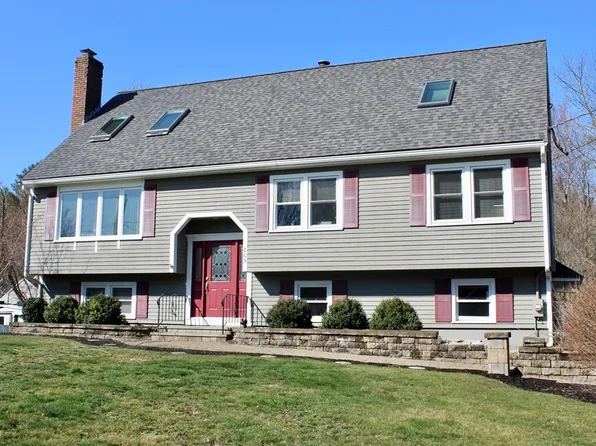 265 Overlook Dr, Raynham, MA 02767