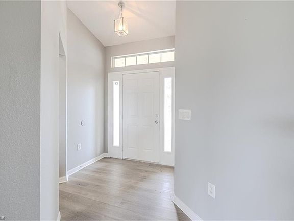 2nd image of 4314 NE 24th PL
