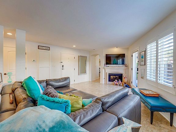 5th image of 8121 Camino Del Sol Unit 101