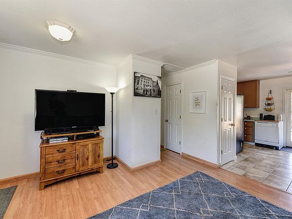 4th image of 4796 Willow St