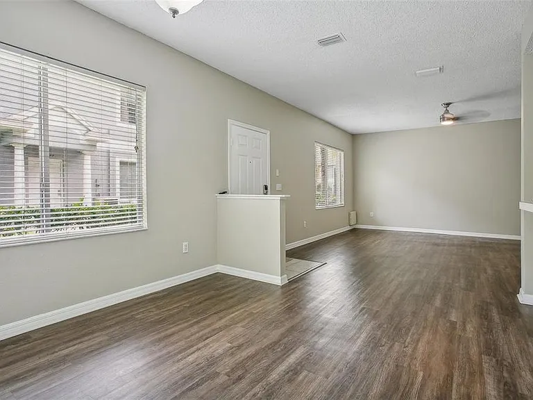18181 Paradise Point Dr — Photo 32