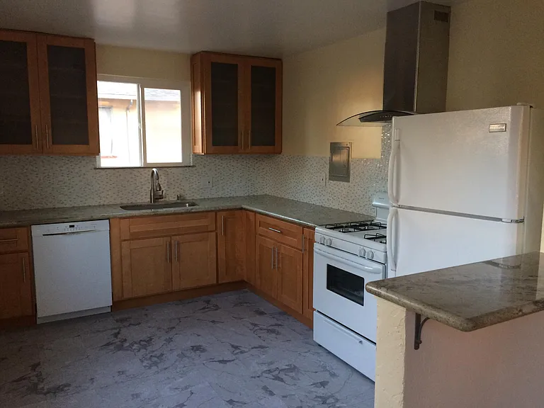 2361 Grande Vista Pl — Photo 9