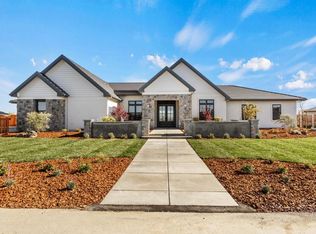 2460 Applegate Ln, West Sacramento, CA 95691