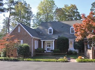 8 Greenside Ct, Durham, NC 27707