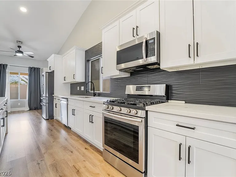 9171 W Viking Rd — Photo 20