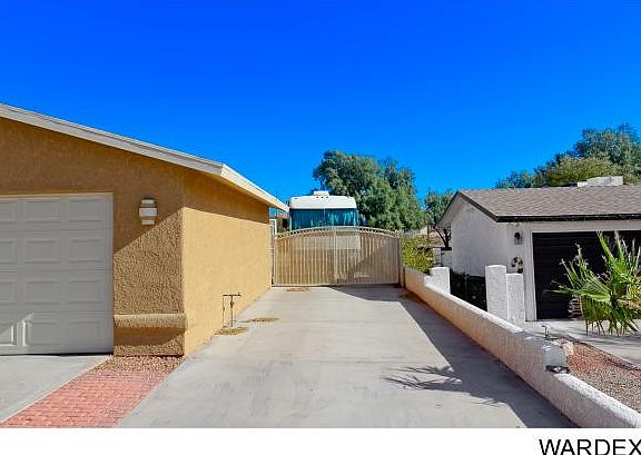 3rd image of 3200 Baylor Dr