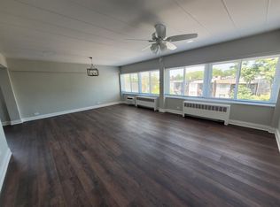 2020 W Farwell Ave #402, Chicago, IL 60645