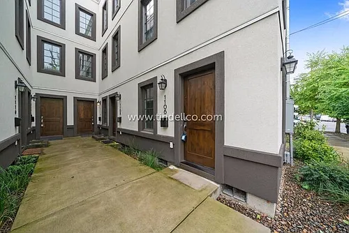 1118 SE Lincoln St #1118 Photo 1