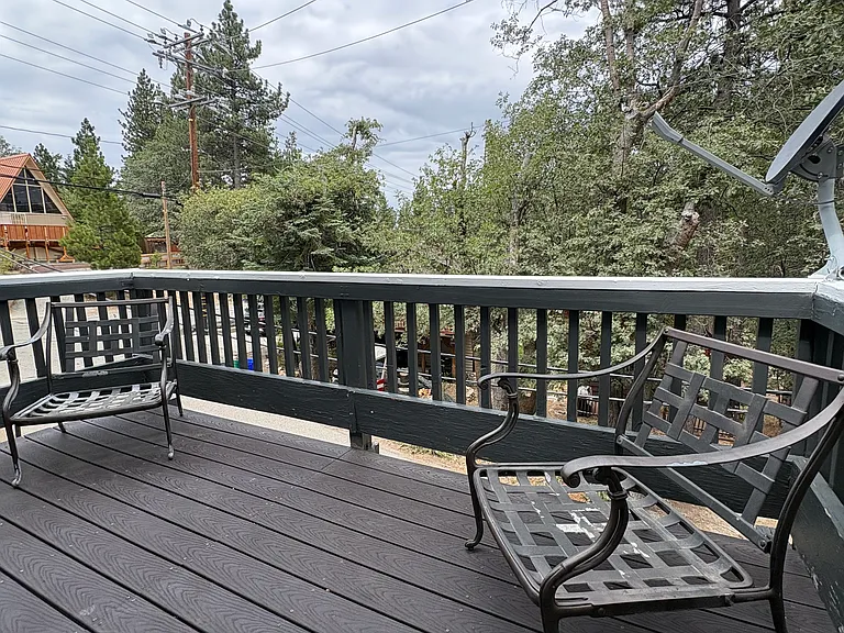 2425 Oak Dr — Photo 6