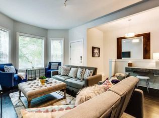 1046 W Dakin St #1, Chicago, IL 60613